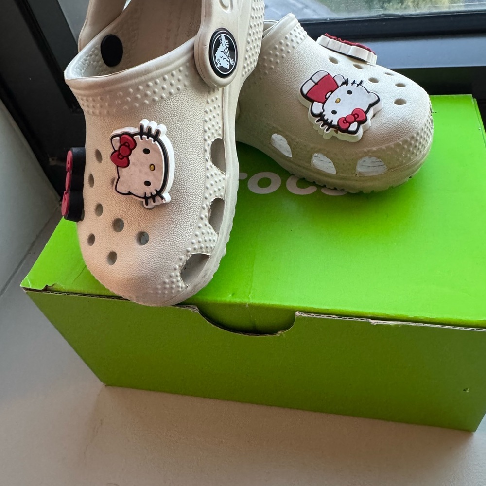 CROCS Kids Sandals - Cream with Hello Kitty